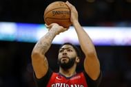 Davis in action against the Sacramento Kings